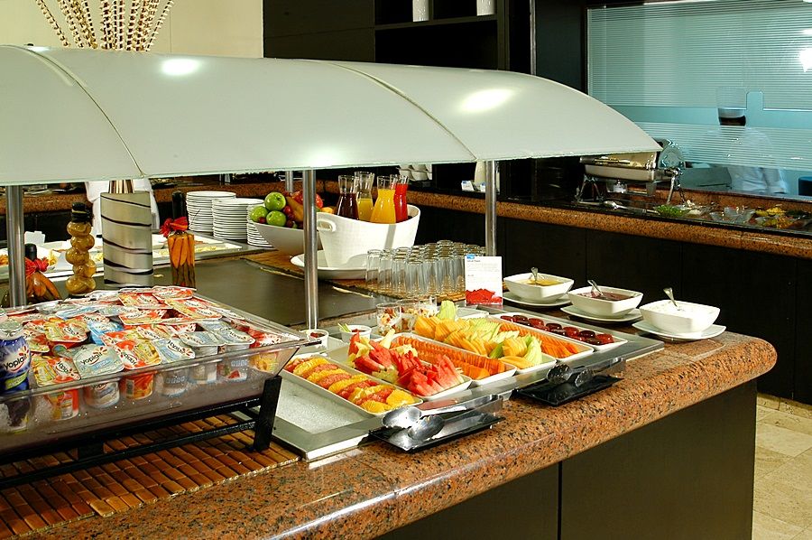 Nh 컬렉션 멕시코 시티 레포르마 외부 사진 A buffet at a hotel